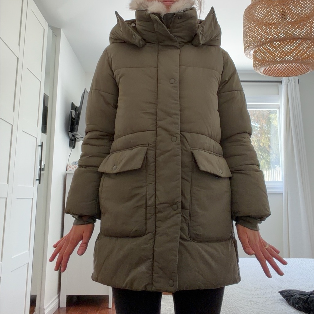 GAP Olive Midi Puffer with faux fur trim (removable)